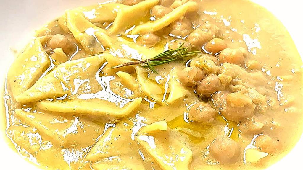 locandavesuna-siena-chickpea-soup